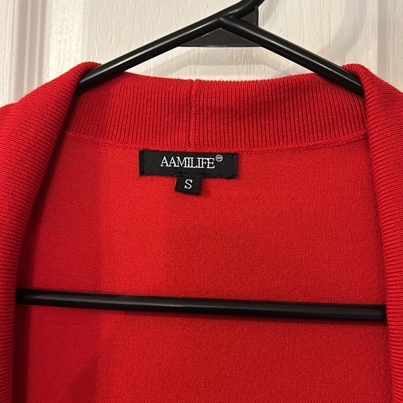 Long sleeve drape cardigan with wide collar. - Picture 3 of 4